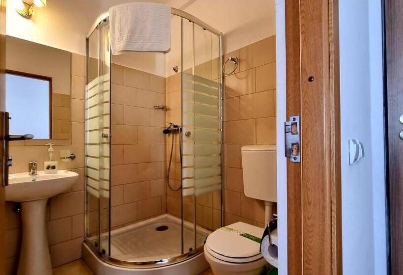 Cameră Cvadruplă Standard, Motel Prislop