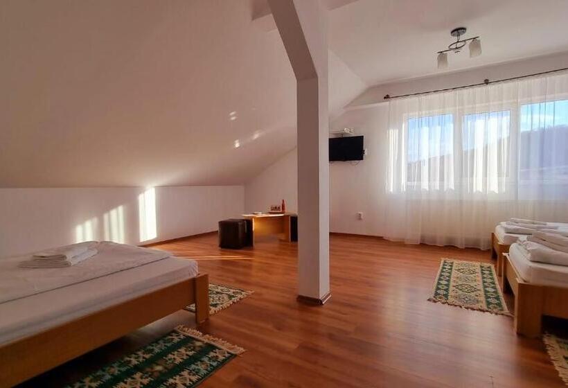 Cameră Cvadruplă Standard, Motel Prislop
