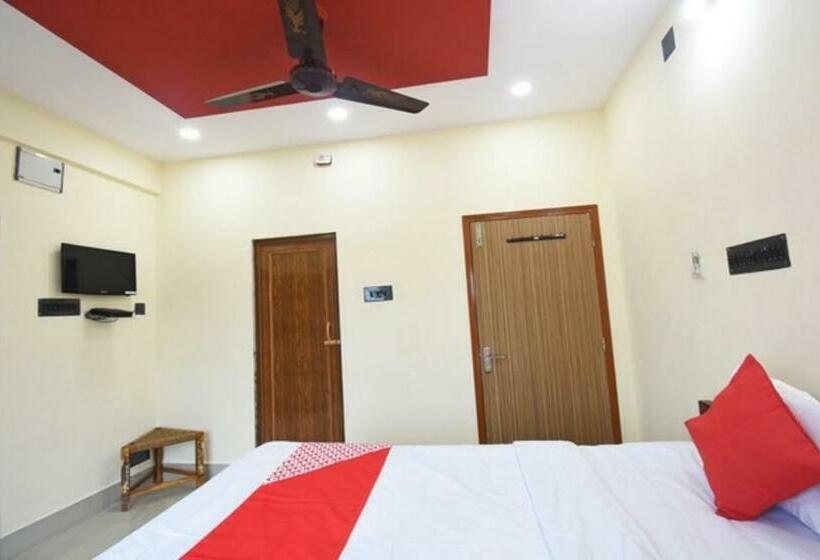 חדר דלוקס, Staymaker Hotel Sannidhyo