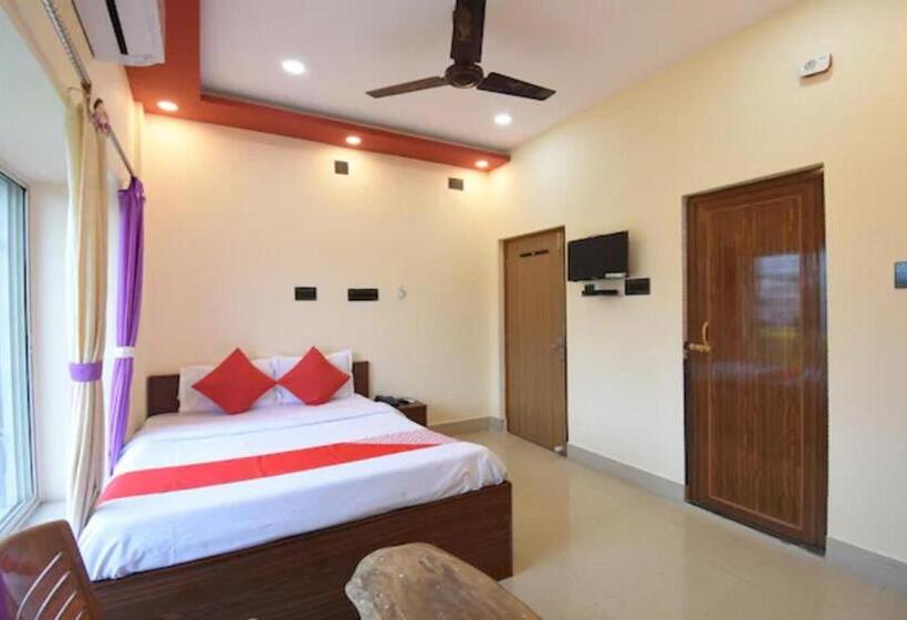 חדר אקונומי, Staymaker Hotel Sannidhyo