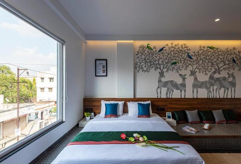 סטודיו סופריור, The Cult Stay