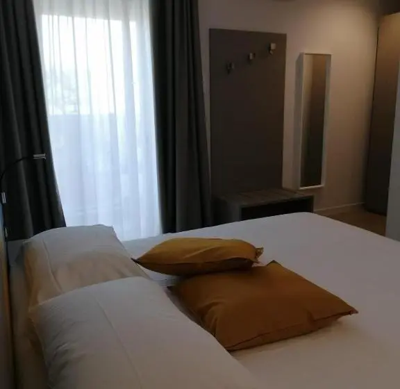 スタンダードルーム, B&b Come A Casa