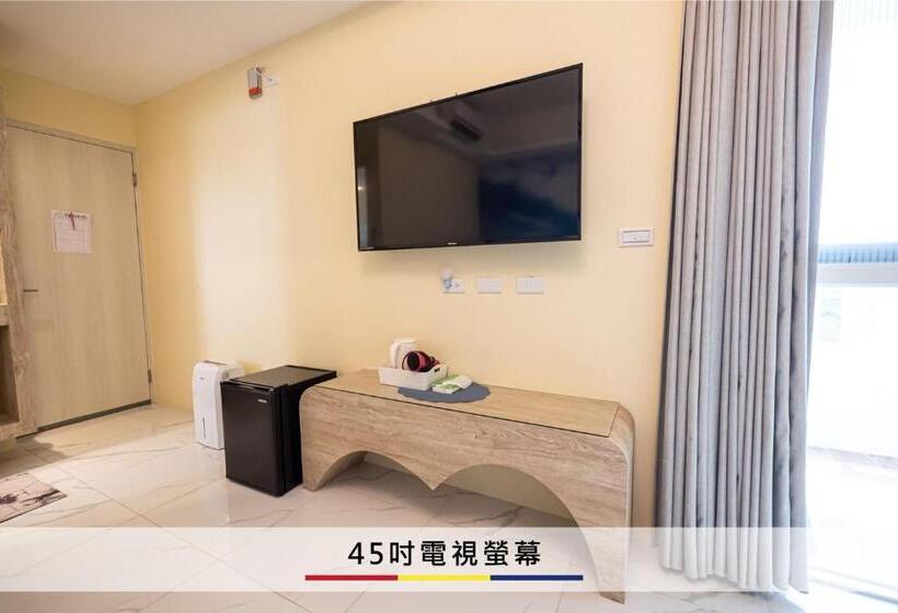 اتاق استاندارد سه تخته با چشمانداز باغ, 蒙德里安山水民宿