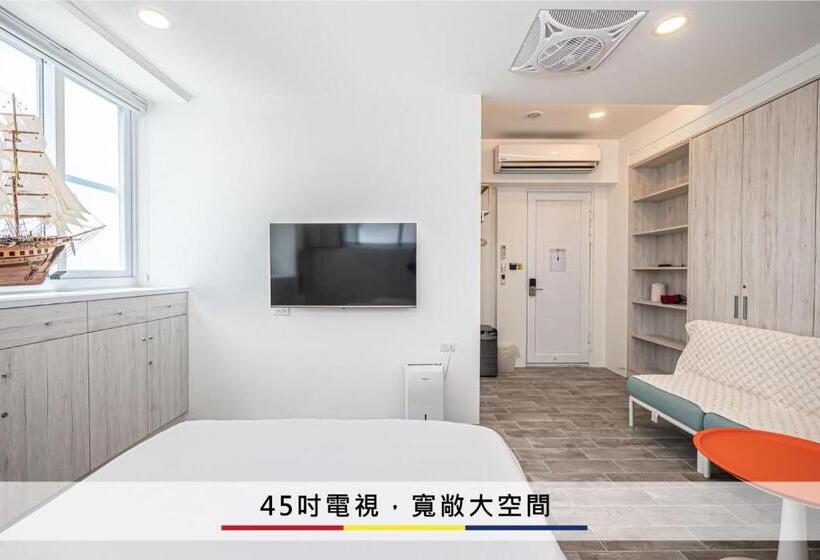 اتاق لوکس با چشمانداز دریا, 蒙德里安山水民宿