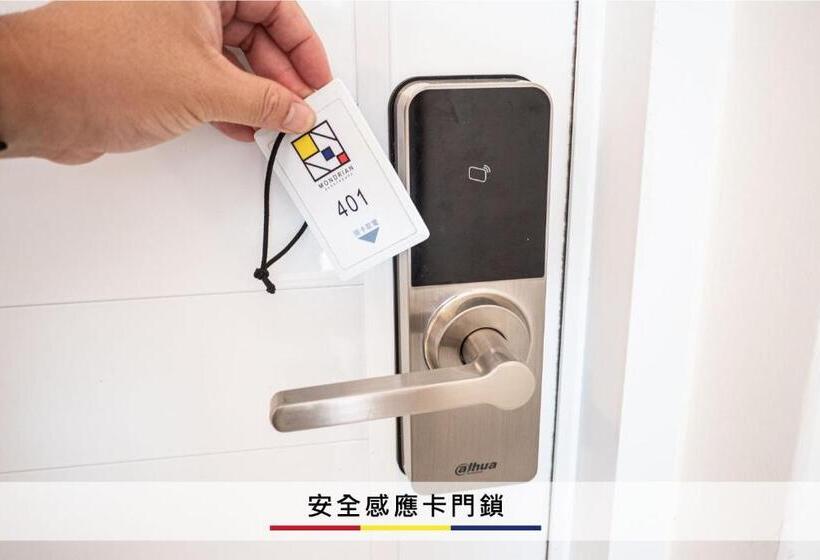 اتاق لوکس با چشمانداز دریا, 蒙德里安山水民宿