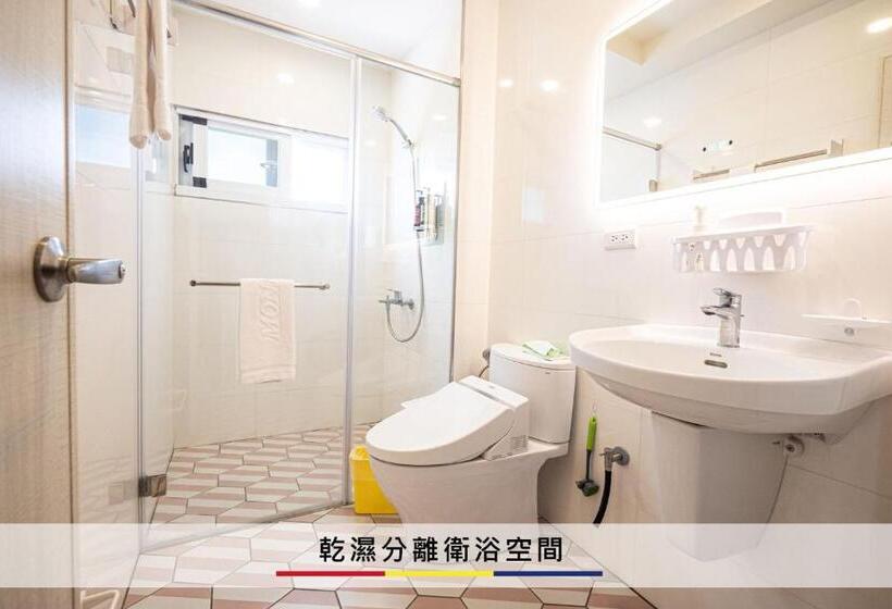 اتاق استاندارد سه تخته با چشمانداز باغ, 蒙德里安山水民宿