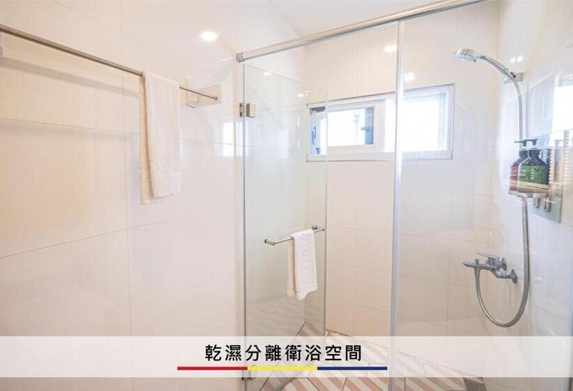 اتاق استاندارد سه تخته با چشمانداز باغ, 蒙德里安山水民宿