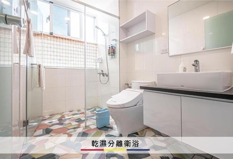 اتاق لوکس با چشمانداز دریا, 蒙德里安山水民宿