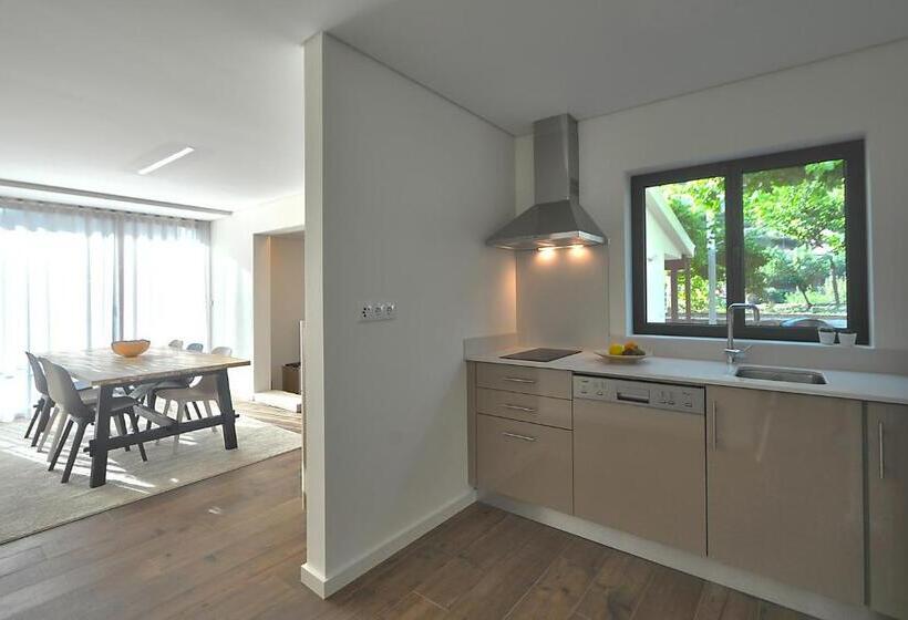 침실 3개 아파트, Douroxisto