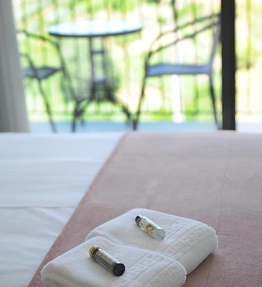 침실 3개 아파트, Douroxisto