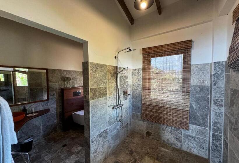 غرفة قياسية سرير كينج, Ciel Y Miel