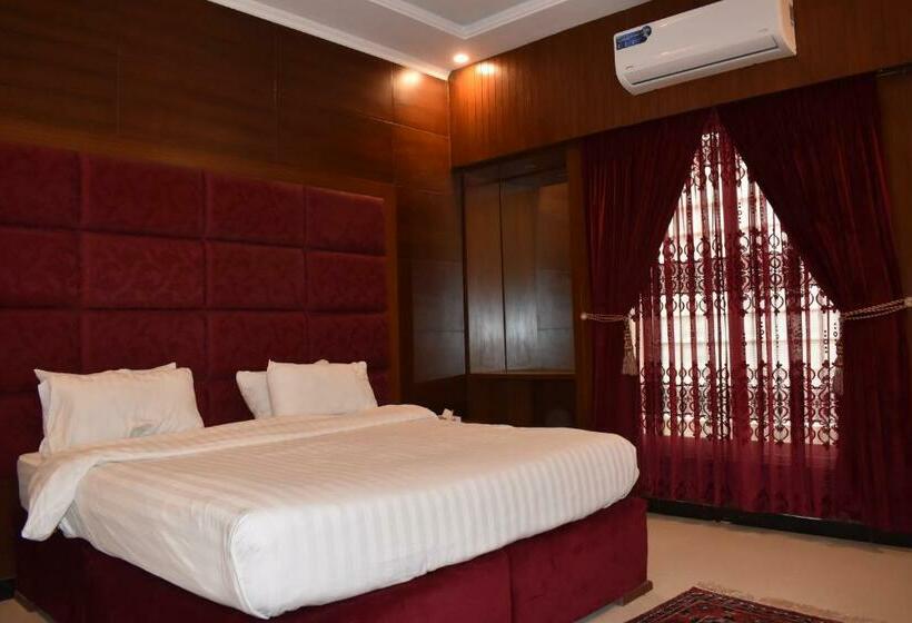 اتاق اکونومی, De Raj Sialkot