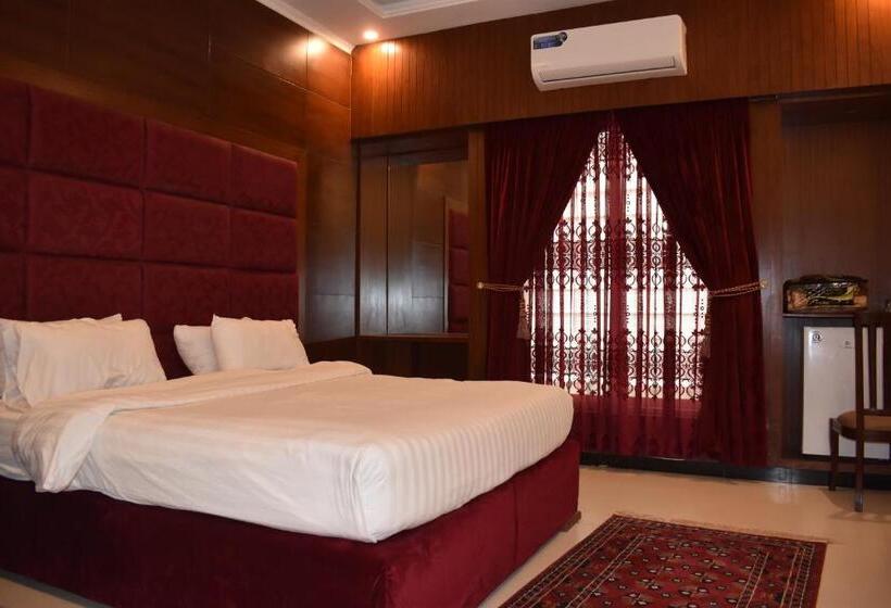 اتاق اکونومی, De Raj Sialkot