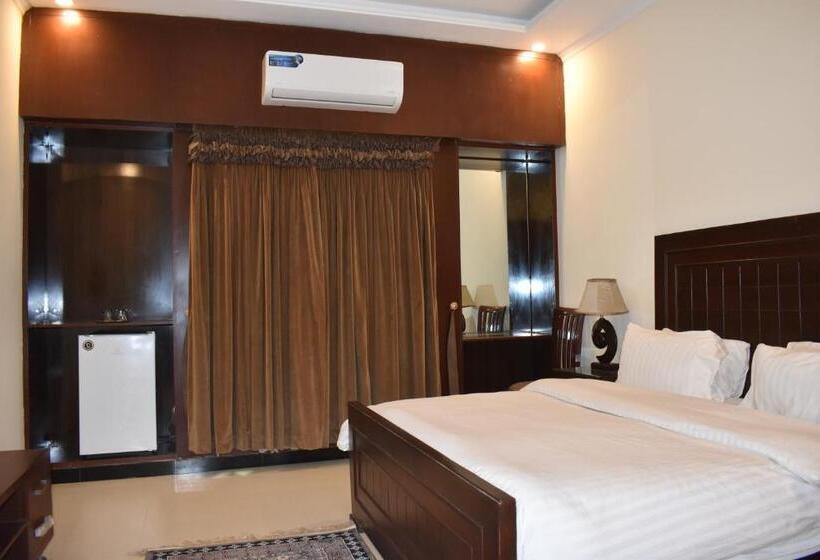 اتاق اکونومی, De Raj Sialkot