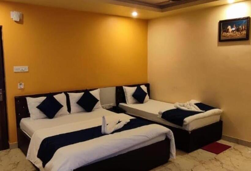 Quarto Triplo Deluxe, Goroomgo Avipsha Digha