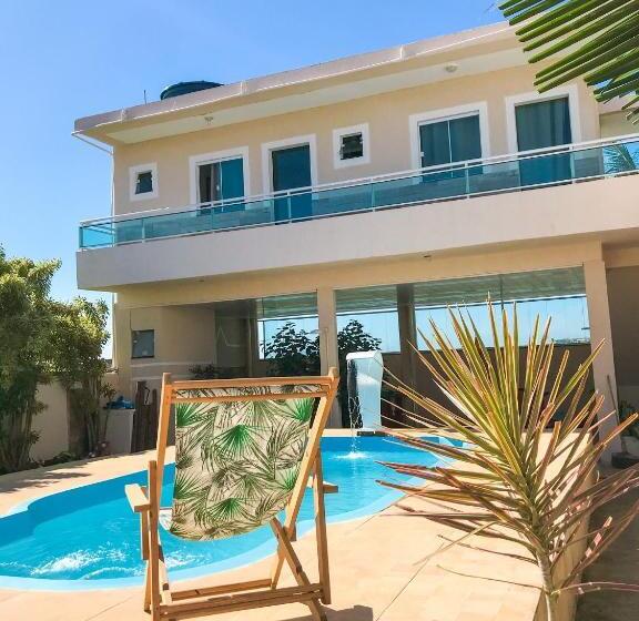 اتاق استاندارد سه تخته با چشمانداز استخر, Suítes Brandi