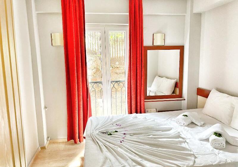 اتاق کلاب, Club Quarters Hotel White House, Washington Dc