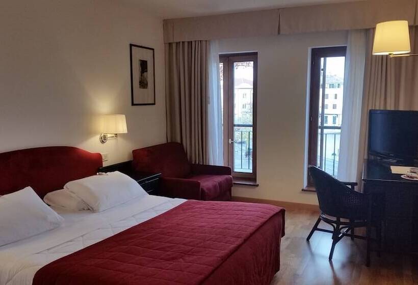 غرفة قياسية ثلاثية, Hannover