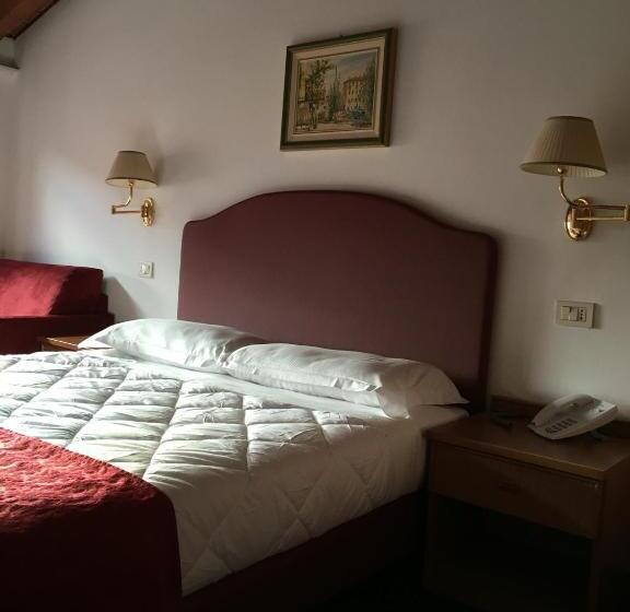 غرفة قياسية ثلاثية, Hannover