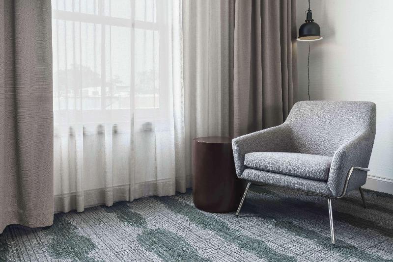 キングサイズベッドのスタンダードルーム, Hilton Garden Inn Annapolis Downtown