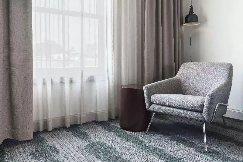 キングサイズベッドのスタンダードルーム, Hilton Garden Inn Annapolis Downtown
