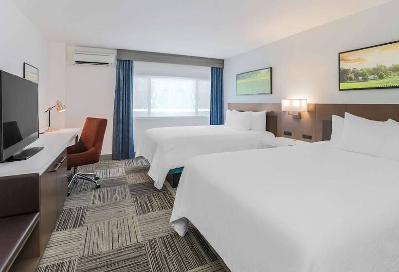 חדר סטנדרט שתי מיטות זוגיות, Hilton Garden Inn Davis Downtown
