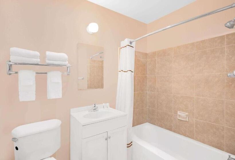 جناح سرير كينج, Knights Inn & Suites By Sonesta Pecos