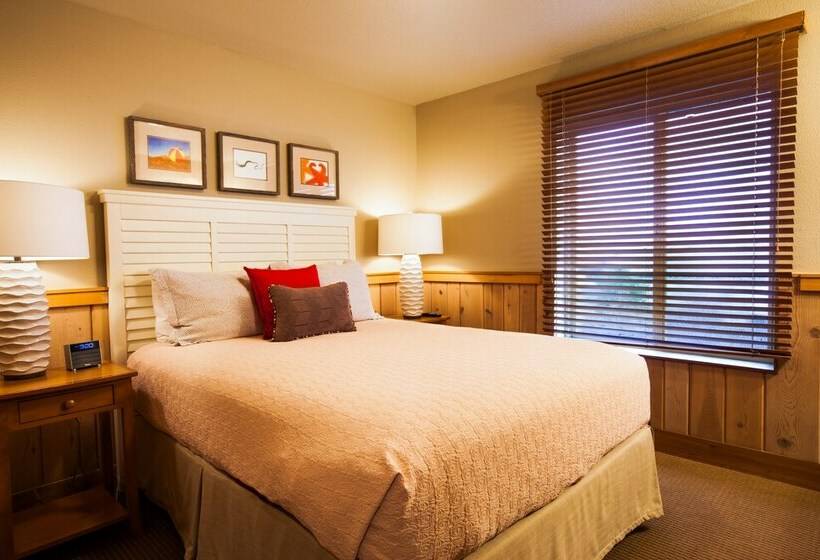 جناح سرير ملكى, The Ocean Lodge