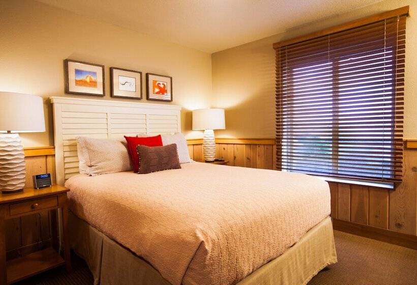 جناح سرير ملكى, The Ocean Lodge