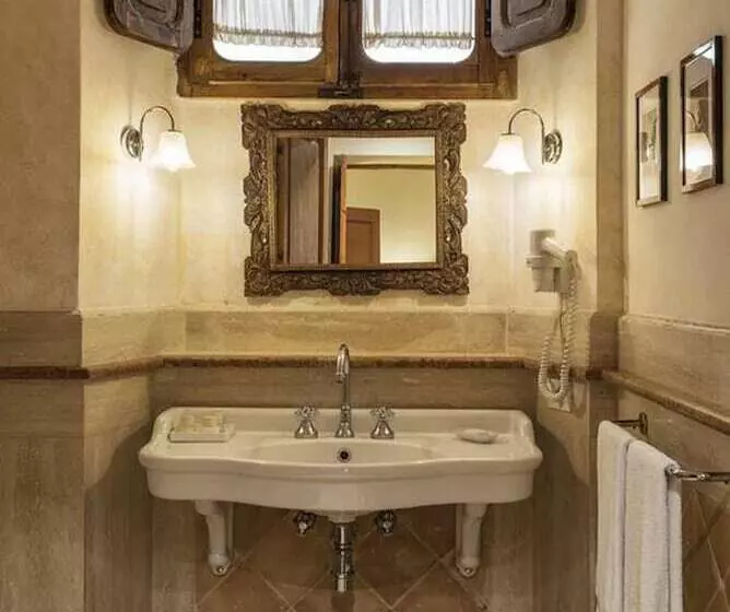 سوییت جونیور, San Biagio Relais