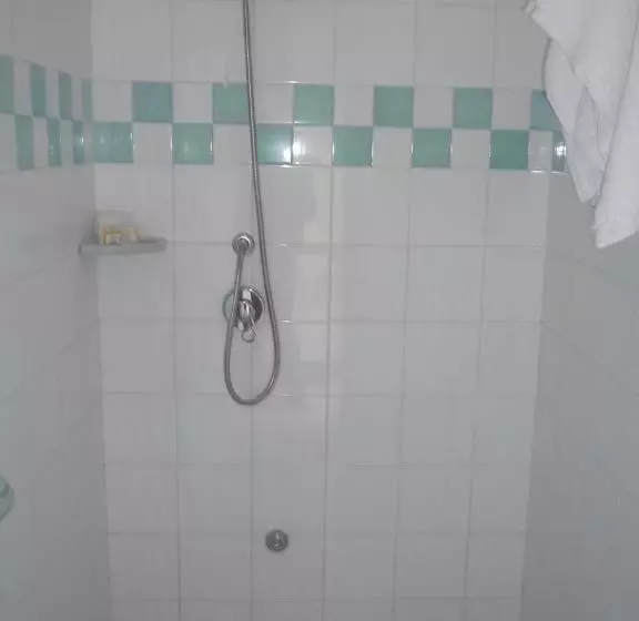 Quarto Triplo Standart, Solara