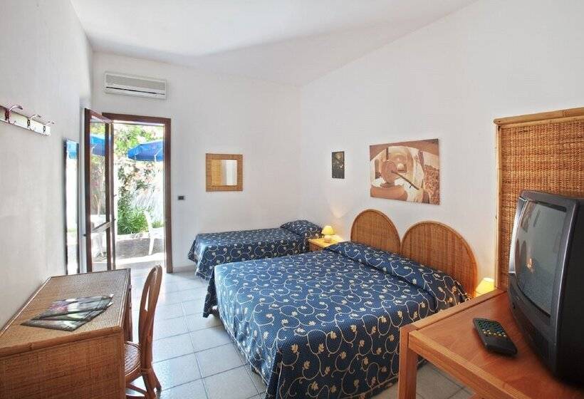 Standard Kolmen Hengen Huone, Solara