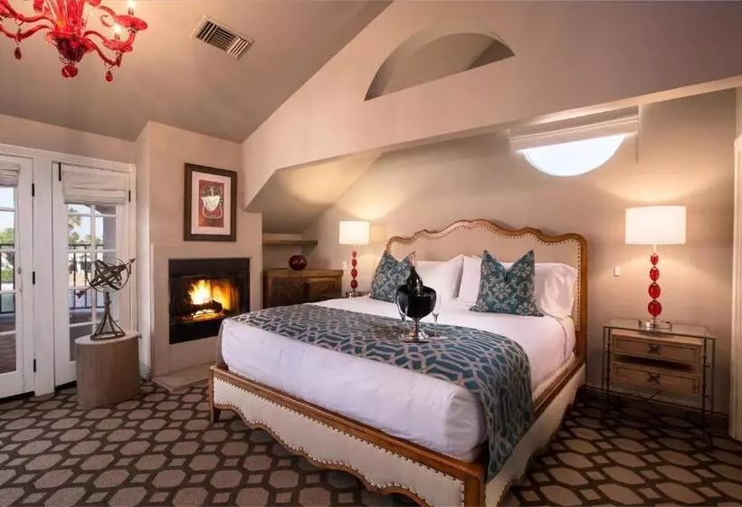 Superior room with lake view, The Chateau At Lake La Quinta