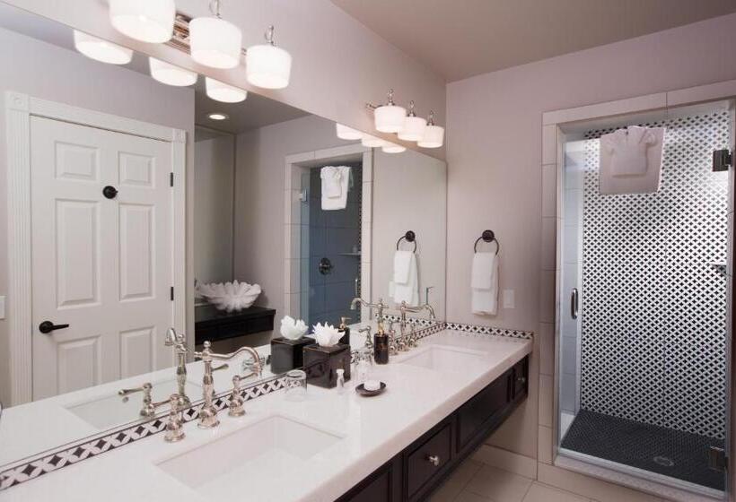 レイクビューデラックスルーム, The Chateau At Lake La Quinta