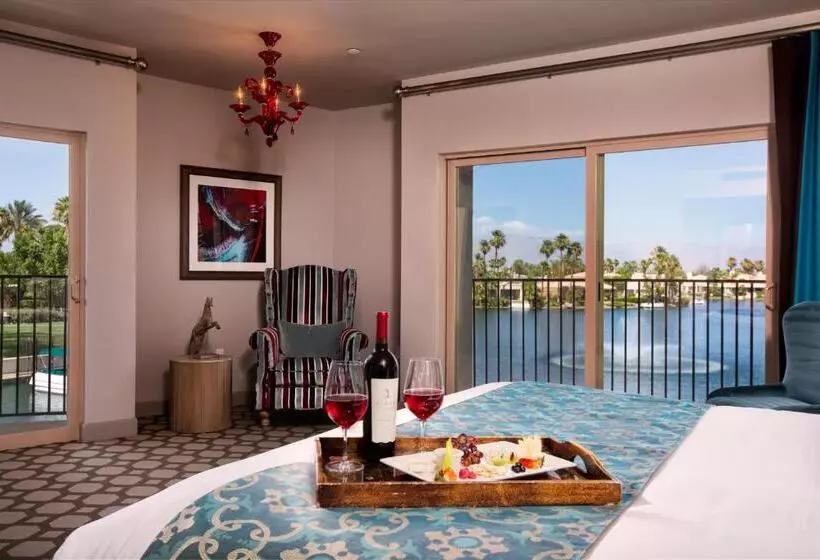 اتاق لوکس با چشمانداز دریاچه, The Chateau At Lake La Quinta