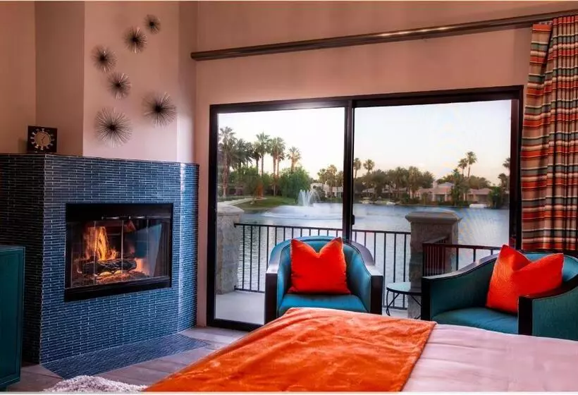بانگلوی استاندارد, The Chateau At Lake La Quinta