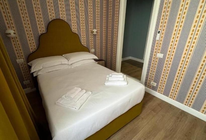 اتاق استاندارد, Townhouse Condotti 29