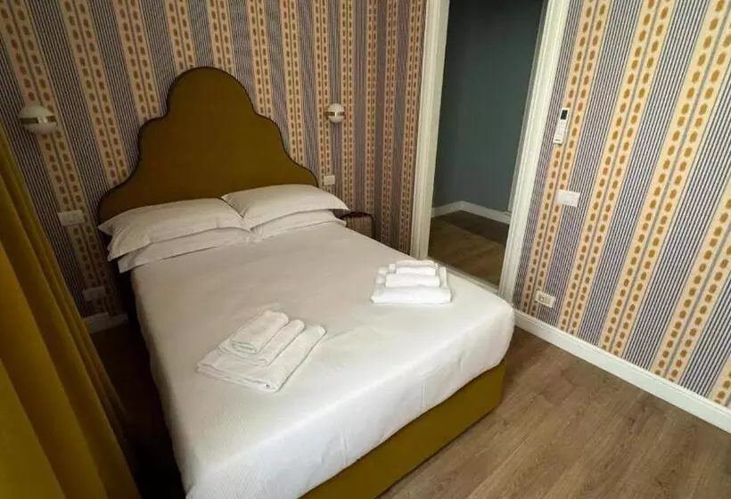 اتاق استاندارد, Townhouse Condotti 29