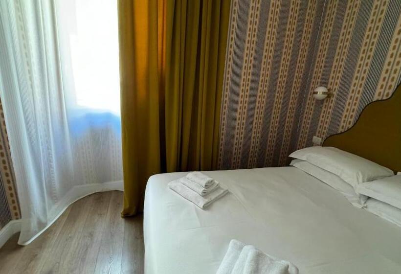 اتاق استاندارد, Townhouse Condotti 29