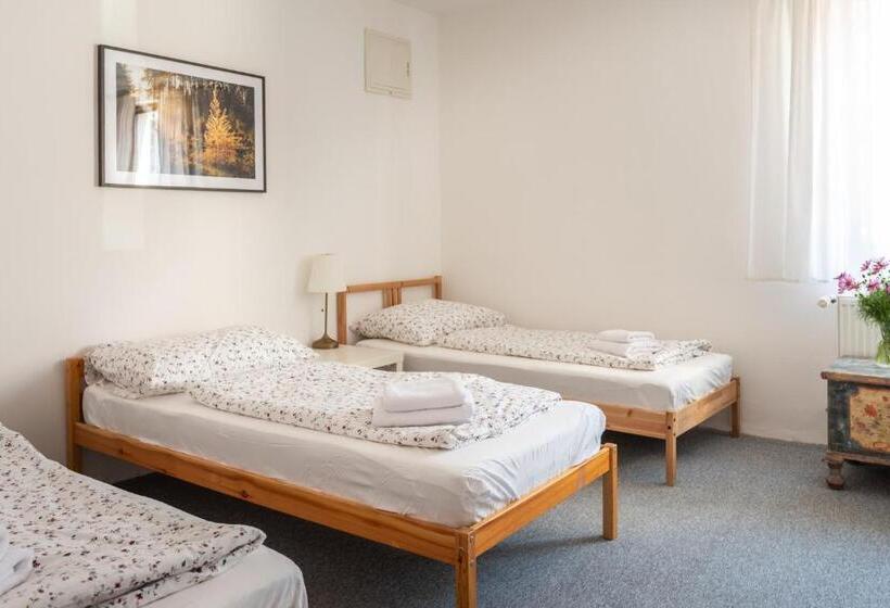 Апартаменты 1 Спальня Нижний Этаж, Dobrý Kanec   Hostinec