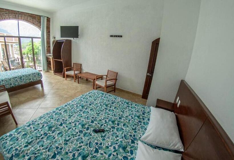 スーペリアの4人部屋, La Buena Suerte