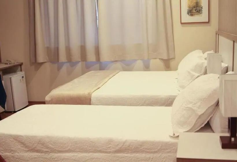 Premium Neljän Hengen Huone, Pousada Golden Garden