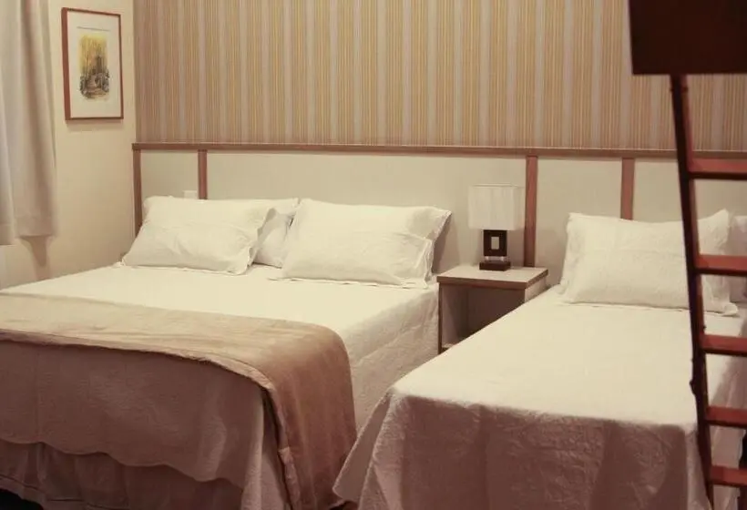 Premium Neljän Hengen Huone, Pousada Golden Garden