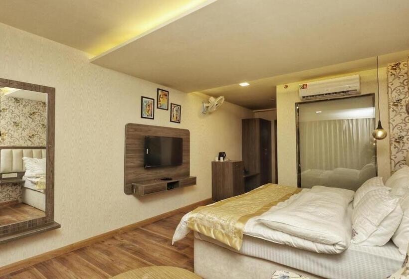 اتاق لوکس, Royal Castle