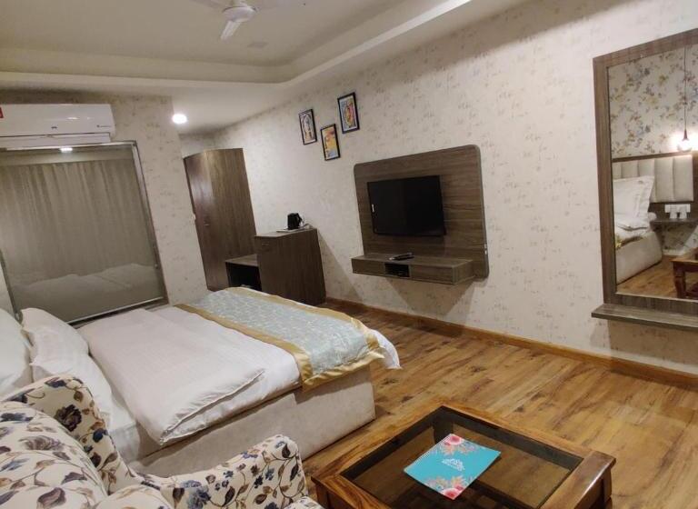 اتاق لوکس, Royal Castle