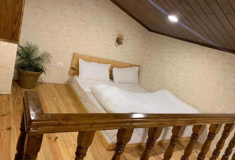 اتاق لوکس چهار تخته, Royal Castle