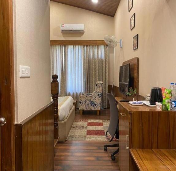 اتاق لوکس چهار تخته, Royal Castle