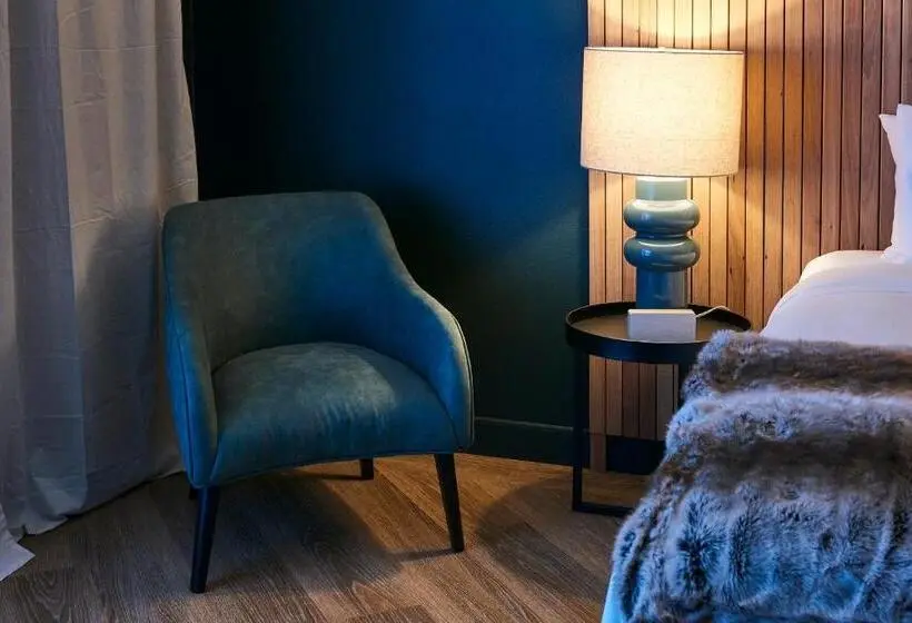 سوییت, The Blue Hotel Bondi