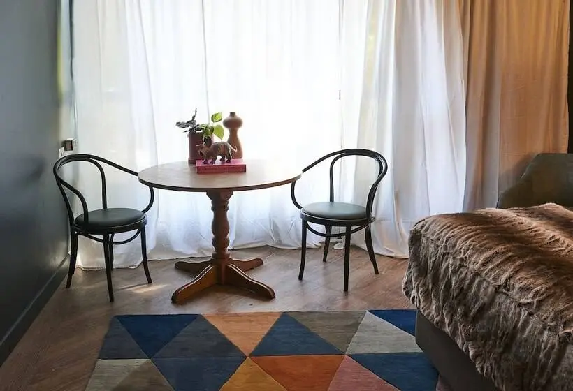 سوییت, The Blue Hotel Bondi
