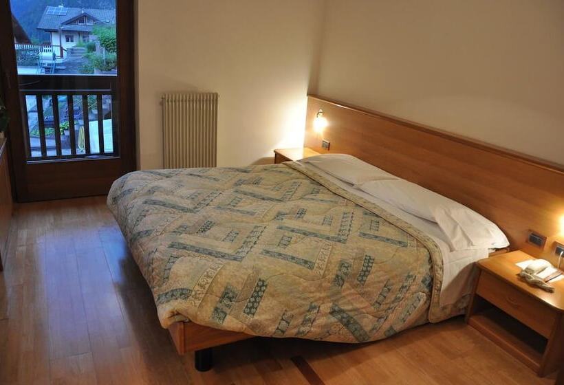 חדר משפחתי, Albergo Dolomiti